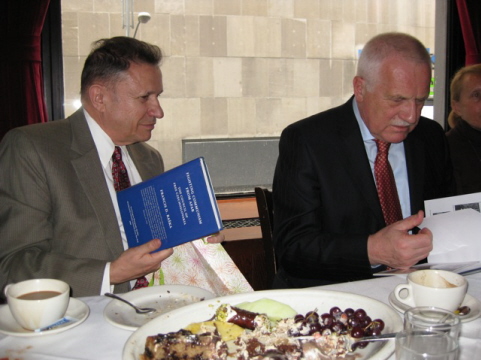 President Vaclav Klaus at lunch with SVU representatives in New York